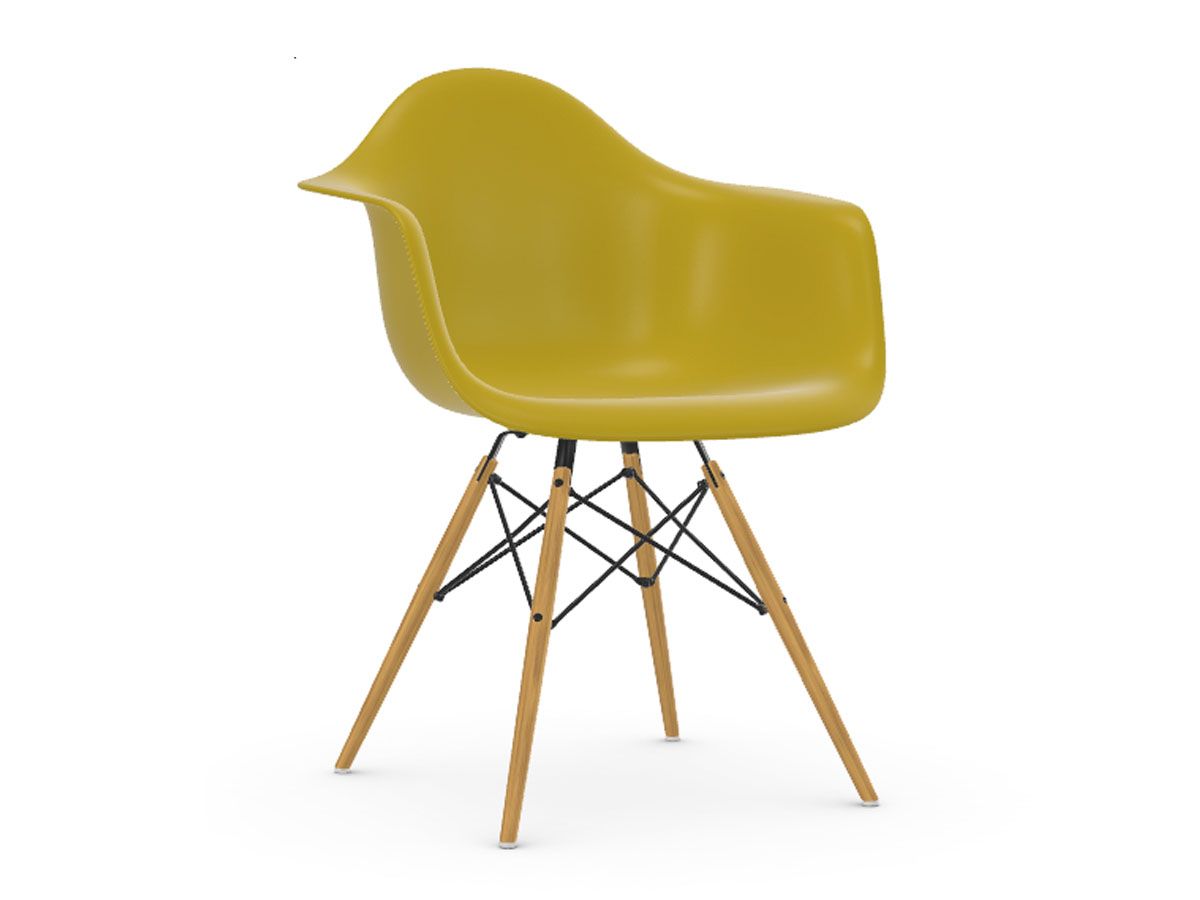 Eames Plastic Armchair DAW - Golden Maple Legs